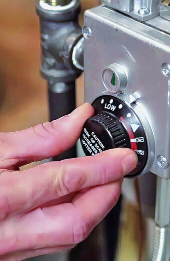 https://northbeachhotwater.com.au/uploads/2025/06/hot-water-servicing-70418.jpg