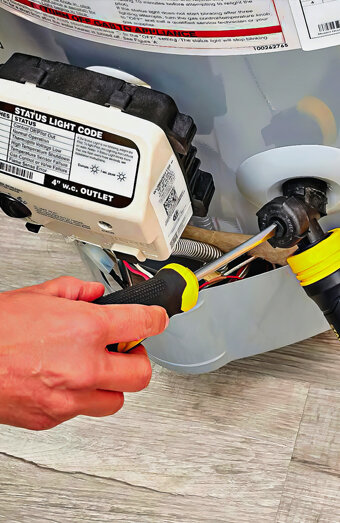 https://northbeachhotwater.com.au/uploads/2025/06/hot-water-servicing-70528.jpg